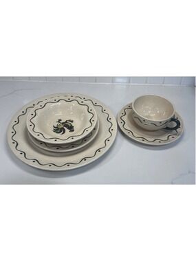 Metlox Poppytrail California Provincial Green Rooster Dinnerware Set